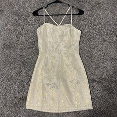 Forever 21 Woven Dress Cream/Gold Size Small Brand New With Tags Forever 21 Sundress For Party, Glitter Mini Dress, White Print Dress, Metallic Mini Dresses, Pink Bodycon Dresses, Red Floral Dress, White Short Dress, Dress Cream, Mini Cocktail Dress