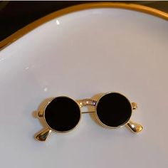 This Elegant Fashion Pin Really Shines In The Light. Black Round Summer Jewelry, Black Jewelry For Summer Evenings, Black Evening Jewelry For Summer, Black Summer Evening Jewelry, Summer Party Black Jewelry, Trendy Black Glass Jewelry, Rhinestone Sunglasses, Vintage Rhinestone, Colored Sunglasses