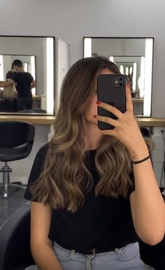 Light Brown Hair On Pale Skin, Dark Brown To Light Brown Hair, Glazed Brunette Hair, Beige Brunette Balayage, Light Beige Brown Hair, Soft Light Brown Hair, Brown Hair With Babylights, Teasy Lights Brunette, Beige Brown Hair