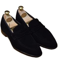 Handmade leather shoes in Pakistan, available in various sizes, are perfect for formal occasions, featuring two-tone oxfords, tassel loafers shoes #handmadeleathershoes #formalshoes #mensfashion #shopsmall #CapToe #RoundToe #Dress #Pakistan Leather Formal Shoes, Handmade Leather Shoes, Blank Paper, Loafers Shoes, Tassel Loafers, Penny Loafer, Mens Dress, Formal Shoes, Penny Loafers