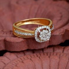 Gold Earing, Gold Jewellery Collection, Jewellery Traditional, Couple Ring Design, Pretty Engagement Rings, Ladies Rings, Useful Items, Engagement Rings Couple