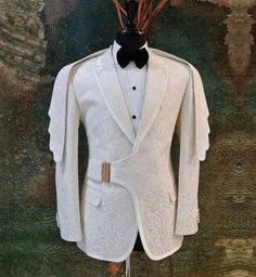 Old Money Wedding Suit, Matric Dance Suits Men Styles, Waist Coat Men Wedding, Matric Suits, Matric Dance Suits, White Tuxedo Wedding, Fancy Suits, Indian Groom Dress