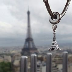 Pandora paris charm Harry Styles Pandora Charms, Pandora Paris Charm, Paris Charm Bracelet, Outfits Street Styles, Paris Bracelet