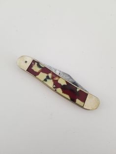 "The Yale Our Best Brand knife maker was supposedly around from 1930-1950 but you would think there would be more examples of this maker in the marketplace but that is not the case. Possible they are so prized that they don't want to sell them. It's a beautiful little 2 blade pocketknife with a great \"camo\" look to the scales, no cracks or chips. The main blade is a Spey and the other a penknife. They measure 2\" and 1 1/2\". It measures 3 1/2\" closed. Great looking knife from a scarce maker." Youtuber Dr, Im Happy For You, Cool Items, Best Brand, Scales, Pocket Knife, Vintage Shops, Dream Closet, To Sell