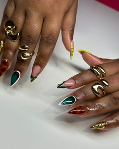 short nails,fall nails, autumn nails, stiletto nails,nail art,nail design,nail inspo,nail aesthetics,classy nails, vacation nails, summer nails, tortoise shell nails,gold rings Stiletto Fall Nails, Vacation Nails Summer, Short Nails Fall, Nails Inspiration Short, Tortoise Shell Nails, Nail Aesthetics, Shell Nails, Nails Vacation, Hoco 2024