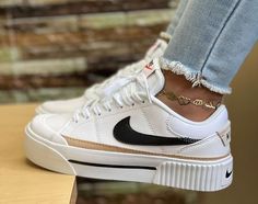 Custom Shoes Diy, Preppy Shoes, Shoe Wishlist, Cute Nike Shoes, Fresh Shoes, Hype Shoes