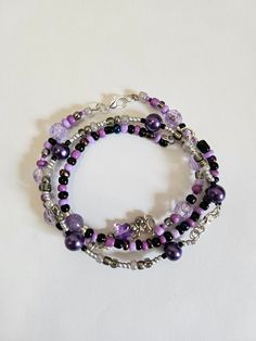 Hand Beaded Bracelet Set of 3 /  Grunge Aesthetic / Purple Beaded Bracelet Black And Purple Friendship Bracelet, Grunge Beaded Bracelets, Purple Bracelets Beads, Purple Bracelet Ideas, Grunge Bracelets, Beaded Bracelet Aesthetic, Purple Grunge, Girly Bracelets, Purple Beaded Bracelets