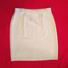 St. John Skirt Ivory Size 8 White Mini Skirt For Formal Occasions, Fitted Off White Skirt, White Pencil Skirt For Formal Summer Occasions, Formal Summer White Pencil Skirt, Formal White Summer Pencil Skirt, Classic Fitted White Mini Skirt, Elegant Cream Relaxed Mini Skirt, Elegant Cream Mini Skirt With Relaxed Fit, White Fitted Classic Mini Skirt