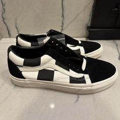 Brand New, Never Worn, Women’s 8.5/Men’s 7.0 Casual High-top Skate Shoes In Black And White, Casual Black And White High-top Skate Shoes, Casual Black And White Low-top Skate Shoes, Casual Black And White Sneakers With Rubber Sole, Vans Black And White, Shoes Vans, Vans Black, Vans Old Skool, Womens Vans