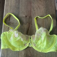 Lovely Lime / Chartreuse Lace Bra See Other Set Too Spring Green Bra With Lace Trim, Green Lace Trim Bra For Spring, Victoria's Secret Green Bra For Spring, Yellow Summer Bra, Summer Yellow Bra, Yellow Fitted Underwire Bra, Yellow Fitted Bra For Spring, Fitted Yellow Bra For Summer, Fitted Yellow Bra For Spring