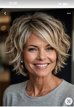 Lavender And Blonde Hair, Hair Stules, Haircut Women, Shaggy Short Hair, Short Haircut Styles, Short Shag Hairstyles