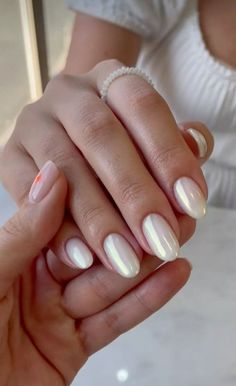 French With Pearl Chrome, Round Nail Extensions, White Nails With Pearl Chrome, White Chrome Dip Powder Nails, French Manicure With Pearl Chrome, French Tip Pearl Chrome, White Chrome Nails, White Chrome, Gel Extensions