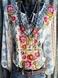 Floral Style Tops Look Hippie Chic, Plus Size Summer Fashion, Vintage Blouses, Blouses Women, Neck Women, Plus Size Summer, Clothes Women, V Neck Blouse, Blouse Vintage