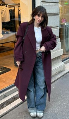 15 Must-Have Fall Travel Outfits For Women & Men: Your Ultimate Guide to an Autumn Getaway | Thanksgiving Outfits & Autumn Travel Streetwear Outfits | late Summer Travel Outfits Fall Outfits For Big Bust, Uni Winter Outfits, Casual Date Outfit Fall, Travel Outfit Ideas, Travel Outfit Plane, Downtown Outfits, Trip Outfits, Travel Outfits