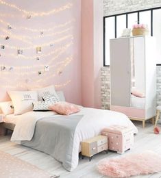 Cozy Teen Bedroom, Girls Bedroom Grey, Light Pink Bedrooms, Pink Bedroom Walls, Rose Gold Bedroom, Pink Bedroom Design, Hiasan Bilik Tidur, Pink Bedroom Decor, Gold Bedroom