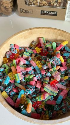 Food Yummy Aesthetic, Halloween Candy Salad, Candy Salad Aesthetic, Candy Salad Ideas, Luxury Snacks, Food Ideas For Parties, 7 Siblings, Vintage Nature Wallpaper, Luxury Bakery