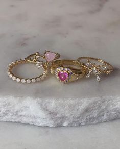 Pink Jewelry Aesthetic, Pink Club Outfit, Gold And Pink Jewelry, Jewelry Aesthetic Silver, Jewelry 90s, Pink Club, Preppy Jewelry, Pretty Jewelry Necklaces, Gold And Silver Jewelry