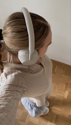 sony wh-1000xm5 Headphone Aesthetic, Big Headphones, Headphones Aesthetic, Electronic Gift Ideas, Cute Headphones, White Headphones