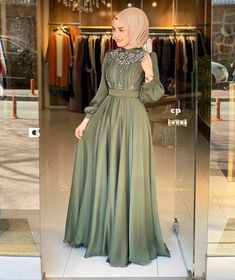 Hijab Prom Dress, Dress Muslim Modern, Fesyen Islam, Islamic Fashion Dresses, Hijab Dress Party, Latest Bridal Dresses, Gowns Dresses Elegant, Soiree Dress, Gaun Fashion