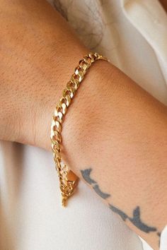 Cuban Link Bracelet. Bracelet, Bracelet Gift Ideas, Trendy bracelet 2021, Women's Gold Bracelet, Casual Jewelry, Best Jewelry Gift Ideas, Jewelry Accessories, Aesthetic Jewelry! #bracelet #giftideas… More Minimalist Cuban Link Gold Bracelet For Everyday, Classic Cuban Link Gold Chain Bracelet For Everyday, Minimalist Everyday Gold Cuban Link Bracelet, Everyday Jewelry With Curb Chain Links, Everyday Tarnish Resistant Cuban Link Bracelets, Everyday Tarnish-resistant Cuban Link Bracelets, Everyday Tarnish-resistant Cuban Link Bracelet, Trendy Metal Chain Bracelet With Curb Chain, Classic Chunky Chain Bracelets For Everyday