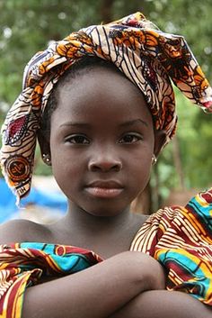 Niña africana  Mali African Children, African People, Airbrush Art, Kwanzaa, African Beauty, World Cultures, Head Wrap, Black Is Beautiful