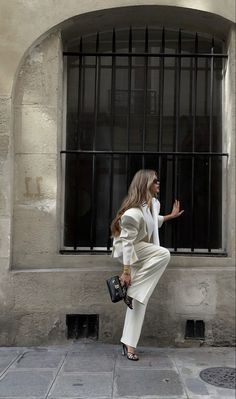 Personal Stylist Aesthetic, Street Fashion Photoshoot, Outfit Pose, Life Aesthetic, Paris Outfits, Classy Aesthetic, Virtual Fashion, Beige Aesthetic, Old Money Aesthetic