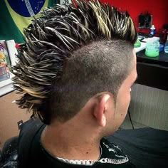 Wide Mohawk Mens, Hair Spikes Punk, Skull Mohawk, Liberty Spike Mohawk, Fluffy Mohawk Punk, 2017 Hair Trends, Man Bun Hairstyles