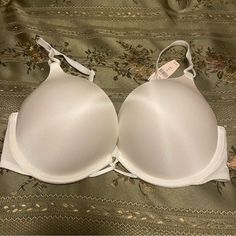 Victoria Secret Pungle White Bra New With Tags Size 34 C Victoria's Secret Elegant Bra, Elegant Stretch Bra From Victoria's Secret, Elegant Stretch Bra By Victoria's Secret, Elegant Padded Bra By Victoria's Secret, Victoria's Secret Elegant Padded Bra, Elegant Push-up Bra By Victoria's Secret, Elegant Victoria's Secret Push-up Bra, White Bra, Satin Bra