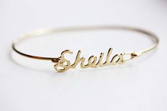 Vintage Name Bracelet  Sheila by diamentdesigns on Etsy, $12.00 Horn Necklace Boho, Name Bracelet Gold, Gold Name Bracelet, Sims Names, Diamond Necklace Gift, Piercings Ideas, Tusk Necklace, Double Horn Necklace, Lightning Bolt Necklace