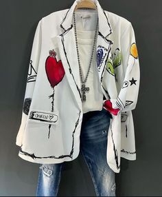 Painted Denim Jacket, Painted Jacket, Diy Jacket, T Shirt Painting, Painted Jeans, Painted Denim