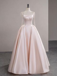 Elegant Pink Satin Princess Dress, Champagne Floor-length Evening Dress For Debutante Ball, Pink Fancy Dress, Pink Floor-length Evening Dress For Debutante Ball, Cream Prom Dresses, Champagne Pink Dress, Pink Coquette Evening Dress, Pink Long Prom Dress, Prom Dress Champagne