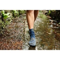 The original that started it all, intended for all-weather conditions. The Sealskinz Bircham boasts 100% waterproof, windproof, and breathable technology, providing ultimate protection in cool and wet conditions. Don't let wet feet ruin your day - these mini-crew socks will keep you dry while cycling, commuting, hunting, hiking, fishing, or working outside. Features Height: mini-crew Cushion: medium 100% waterproof Anti-blister Breathable Thermal regulation Four-way stretch for a close fit Gray Non-slip Outdoor Socks, Gray Non-slip Socks For Outdoor, Non-slip Gray Socks For Outdoor, Lightweight Functional Socks For Outdoor, Non-slip Comfortable Outdoor Socks, Slip-resistant Outdoor Socks, Functional Slip-resistant Outdoor Socks, Sporty Slip-resistant Outdoor Socks, Ankle Length Socks