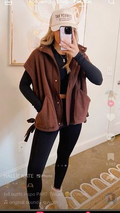 Comfy Vest Outfits, Brown Sherpa Vest Outfit, Tennessee Outfits Winter, Tennessee Outfits Fall, Vest Outfits For Women Fall, Fuzzy Vest Outfit, Outfits With Vests, Black Vest Outfits, Teacher Outfits Winter