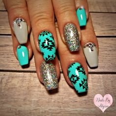 Matte Black And Turquoise Nails, Teal And Black Nail Ideas, Teal And Green Nails, Western Acrylics, Black And Teal Nail Designs, Black And Turquoise Nails, Turquoise And Black Nails, Black And Teal Nails