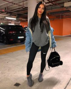 Yeezy Outfit, Stile Casual Chic, New Years Outfit, Legging Outfits, Chill Outfits, Outfit Trends, Plus Size Leggings, Mode Inspo, Sporty Outfits