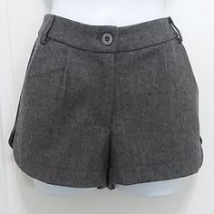 R. Jstory Gray Wool Like Shorts With Pockets In Front And Back. It Has A Zipper And Button For Closure. These Shorts Are Cute As Ever! It Can Be Worn During The Fall Or Winter With Thick Tights And Boots To The Knee And A Nice Thick Sweater To Dress It Up. Add A Bright Sweater And Stockings!! Nwt...Size Medium...No Flaws Noted...(Not Sure If Its Wool..Tag Does Not List If It Is..Looks And Feels Like Wool..I Am Not Positive)...In Excellent Condition...See Photos For Care Details...011124b11 Tags: Grey Short Dress, Wool Shorts, Bright Sweater, Thick Tights, Embroidered Denim Shorts, Teal Shorts, Black Skort, Padded Shorts, Thick Sweater