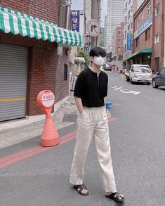 Korean Casual Men Outfit, Outfits For Teenage Guys, Korean Men Fashion, Korean Street Fashion Men, Kpop Fashion Men, Beach Outfit Men, Kore Ulzzang, Trendy Boy Outfits