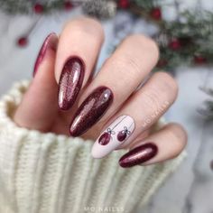 Christmas Nails Design Holiday, Christmas Nail Art Designs Xmas, Cute Xmas Nails, Holiday Nails Winter Christmas, Christmas Inspired Nails, Xmas Nails Christmas, Pretty Christmas Nails, Sparkly Christmas Nails, Christmas Nail Designs Holiday