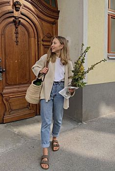 Summer Outfits 2023 Size 10-12, Florence Italy Style Fashion, Suede Arizona Birkenstocks Outfit, Canadian Fashion Outfits Summer, Summer Autumn Transition Outfit, Down To Earth Fashion, Normcore Women Outfits, Winter Transition Outfits Spring, Spring Long Sleeve Outfits