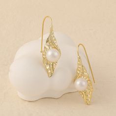 Style: Women Fashion Material: S925 Sterling Silver Pearl Type: Bread Freshwater Pearl Pearl Color: White Pearl Size: 8mm Earring Size: 37*13mm Elegant Leaf-shaped Earrings For Formal Occasions, Elegant Leaf-shaped Formal Earrings, Elegant Leaf-shaped Jewelry With Matching Earrings, Elegant Leaf-shaped Earrings, Elegant Leaf-shaped Sterling Silver Earrings, Elegant Leaf-shaped White Gold Jewelry, Elegant White Gold Leaf-shaped Jewelry, Elegant Leaf-shaped Jewelry, Elegant White Leaf-shaped Earrings