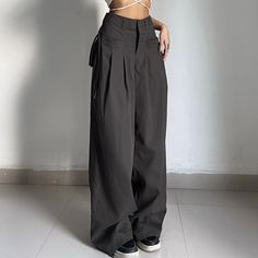 Solid medium rise pleated baggy wide leg pant – Halibuy Luxury Baggy Wide-leg Parachute Pants, Cheap Fitted Wide Leg Parachute Pants, Gothic Trousers, Streetwear Korean, Grey Cargo Pants, Bandeau Tops, Y2k Era, Baggy Style, Wide Leg Sweatpants