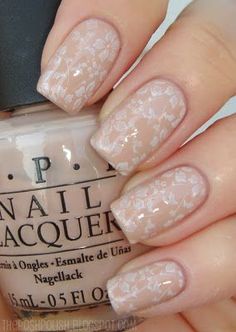 This is what I'm talking about. Nude + a fancy hint of decoration that looks like lace. Nude Floral Nails, Samoan Sand, Nude Colour, Nails Ombre, Get Nails, Neutral Nails, Popular Fashion