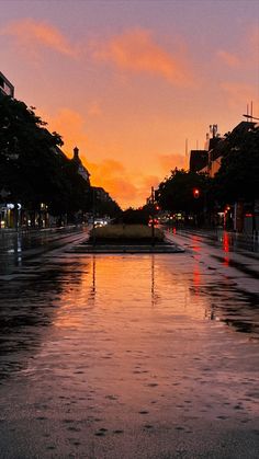 Sunset | wallpaper | inspiration | sky | clouds | sun | golden hour | rain | street | city | aesthetic | lights | berlin | photography Street City Aesthetic, Rain Street, Aesthetic Lights, Golden Hour Aesthetic, Berlin Photography, Aesthetic Street, Wallpaper Inspiration, Street Lights