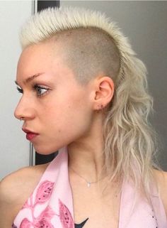 Mullet Tutorial, Women Mohawk, Mullet Mohawk, Short Hair Mohawk, Braided Mohawk Hairstyles, Retro Curls, Mohawk Mullet