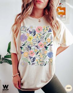 Wildflower Tshirt, Comfort Colors Shirt, Floral Tshirt, Flower Shirt, Gift for Women, Ladies Shirts, Best Friend Gift Our shirts are unisex sizing and they are made with the highest quality materials and are super soft and cozy! This style is UNISEX Garment-Dyed, RELAXED FIT, Comfort Colors T-shirt. If you'd like an oversized look, we suggest size up 1-2 sizes from your normal size! FABRICATION * 6.1 oz., 100% ringspun cotton * Medium fabric * The soft-washed, garment-dyed fabric * Double needle Coloring Pallets, Floral Tshirt, Ladies Shirts, Hippie Shirt, Gardening Shirts, Comfort Colors Shirt, Comfort Colors Tee, Comfort Color, Flower Shirt