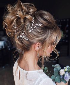 Buy trend bridal hair piece ✨ If you are looking for an elegant and versatile wedding hair accessory, this is what you need. The pearl hair pin is flexible: will work great with many bridal hairstyles: classic up do, half up half down, mermaid braids, high bun,french twist and others. Lightweight, flexible and sparkling! The bridal hair pin is made of high quality materials: crystal rhinestones, pearl beads, jewelry silver-plated wire. The price is for one decorative hair pin. Dimensions minimalist hair pin: 2*2 inches (5*5 cm). * All orders from the Exclusive Wedding Shop you will receive in a FREE beautiful gift box. * Standard shipping: - USA: 12-15 business days - Europe: 3-5 weeks - Canada: 6-10 weeks - Australia: 6-10 weeks - Rest of World: 4-10 weeks * Express shipping UPS: 7-9 busi Mermaid Braids, Hair Ornaments Wedding, Trendy We Fryzurach, Crystal Bridal Headpiece, Bridal Hair Pins Pearl, Hair Pins Bridal, Crystal Hair Pins, High Bun, Pearl Hair Pins