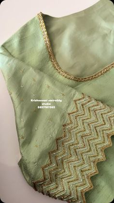 Maggam Blouses, Handwork Blouse, Blouse Simple, Aari Design, Cutwork Blouse, Aari Blouse, Cutwork Blouse Designs, Aari Work Blouse, Trendy Blouse