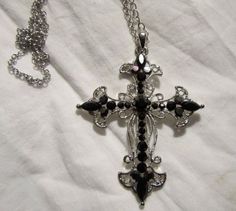 Vintage Goth Jewelry, Black Aesthetic Accessories, Big Cross Necklace Aesthetic, Cute Goth Jewelry, Goth Prom Accessories, Ghost Band Jewelry, Silver And Black Jewelry, Silver Goth Jewelry, Vampy Jewelry