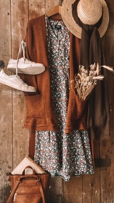 Womens Cottagecore Fashion, Macrame Projects For Beginners, Cottagecore Winter Outfits, Cottage Outfit, Beginner Macrame Projects, Diy Macrame Projects, Beginner Macrame, All Shall Be Well, Macrame Crafts