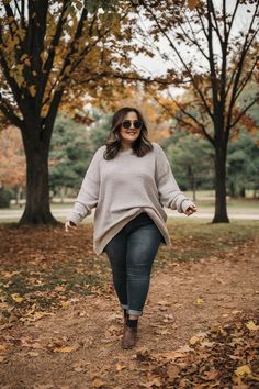 Fall Outfits Plus Size Fall Picture Outfits, Winter Family Pictures Outfits Outdoor, Fall Outfits For Curvy Women, Fall Photoshoot Outfits, Outfits For Curvy Women, Fall Picture Outfits, Fall Photo Shoot Outfits, Fall Travel Outfit, Classy Fall Outfits